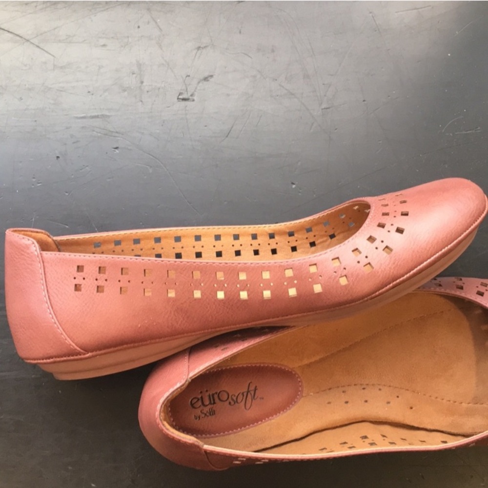 Naturalizer Flats - Luggage